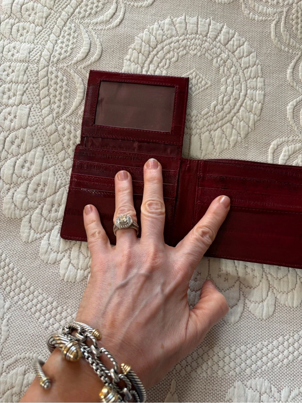 NWOT eelskin Men's Bifold Card Wallet in Deep Burgundy Red